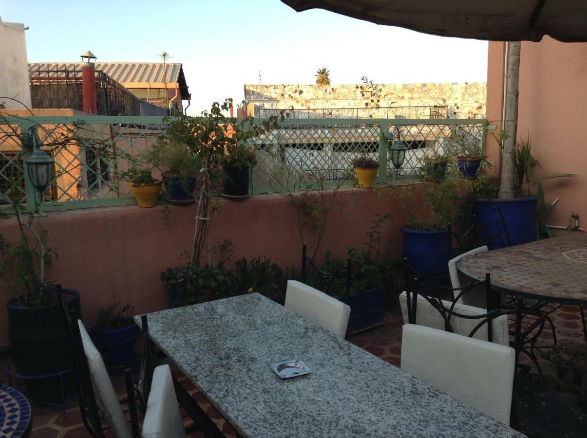 Hotel Faouzi Marrakesh Bagian luar foto