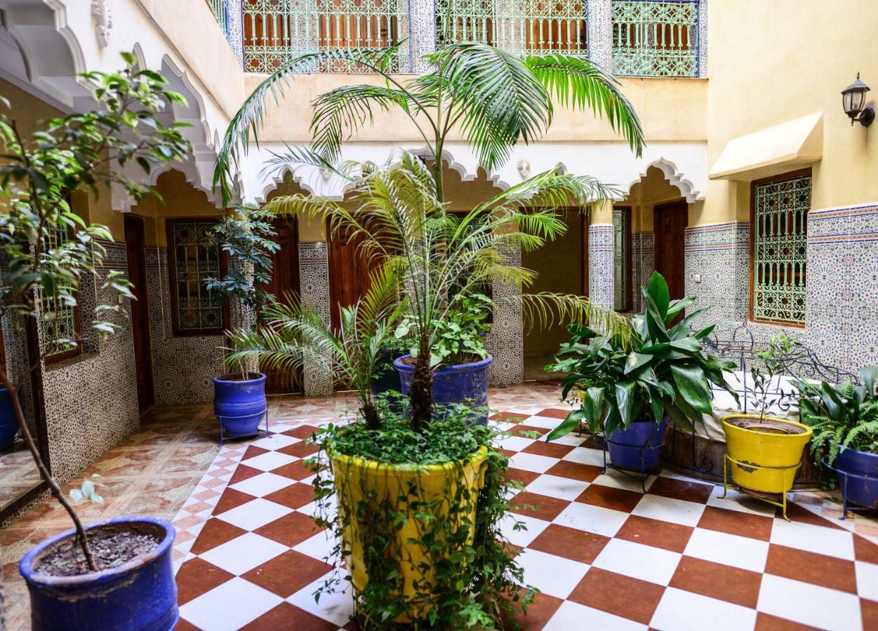 Hotel Faouzi Marrakesh Bagian luar foto